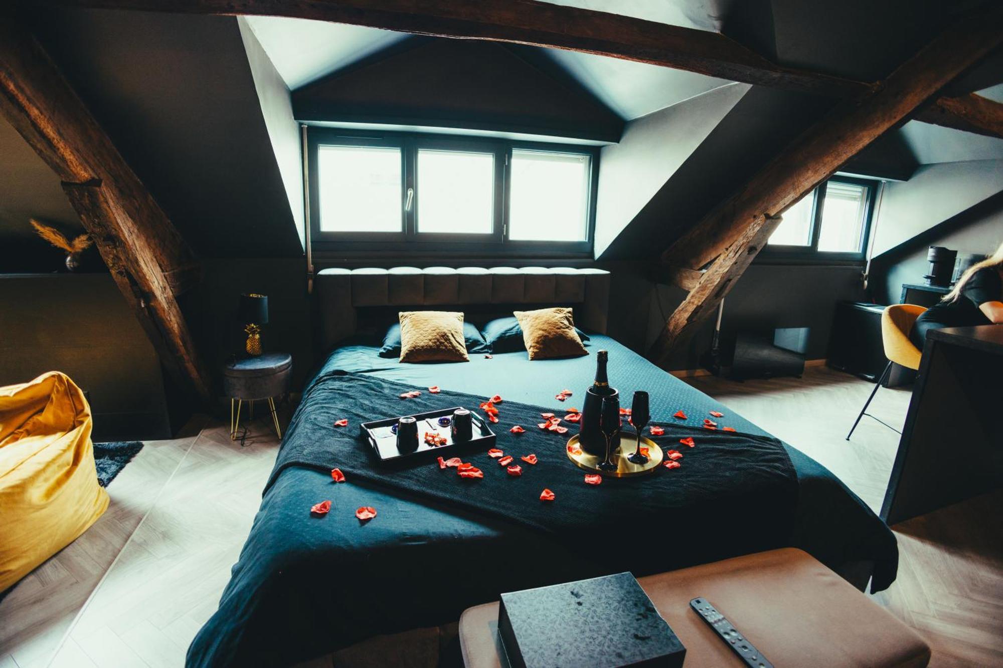 La Marble Room - Suite Balneo & Sauna Angers Eksteriør billede