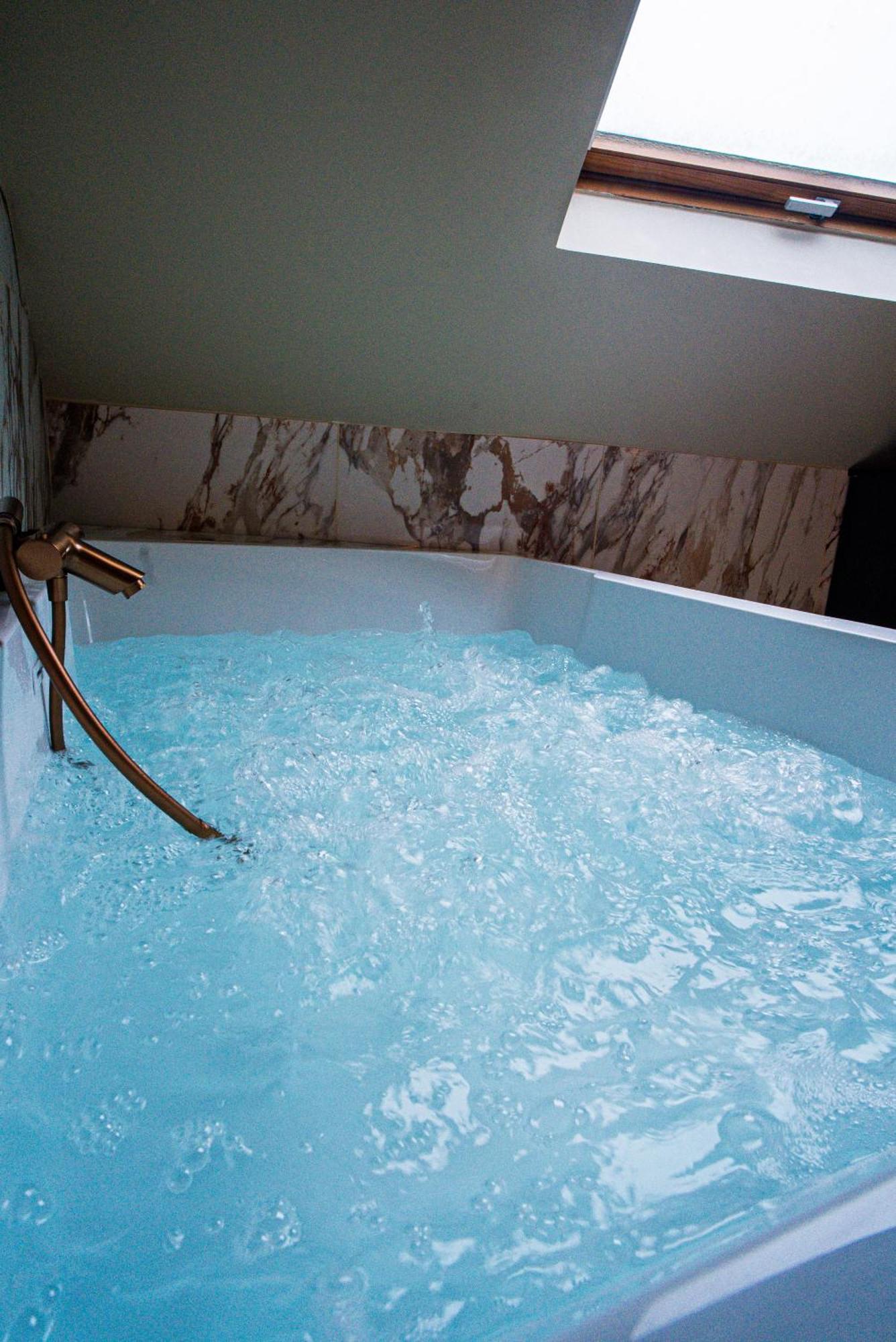 La Marble Room - Suite Balneo & Sauna Angers Eksteriør billede