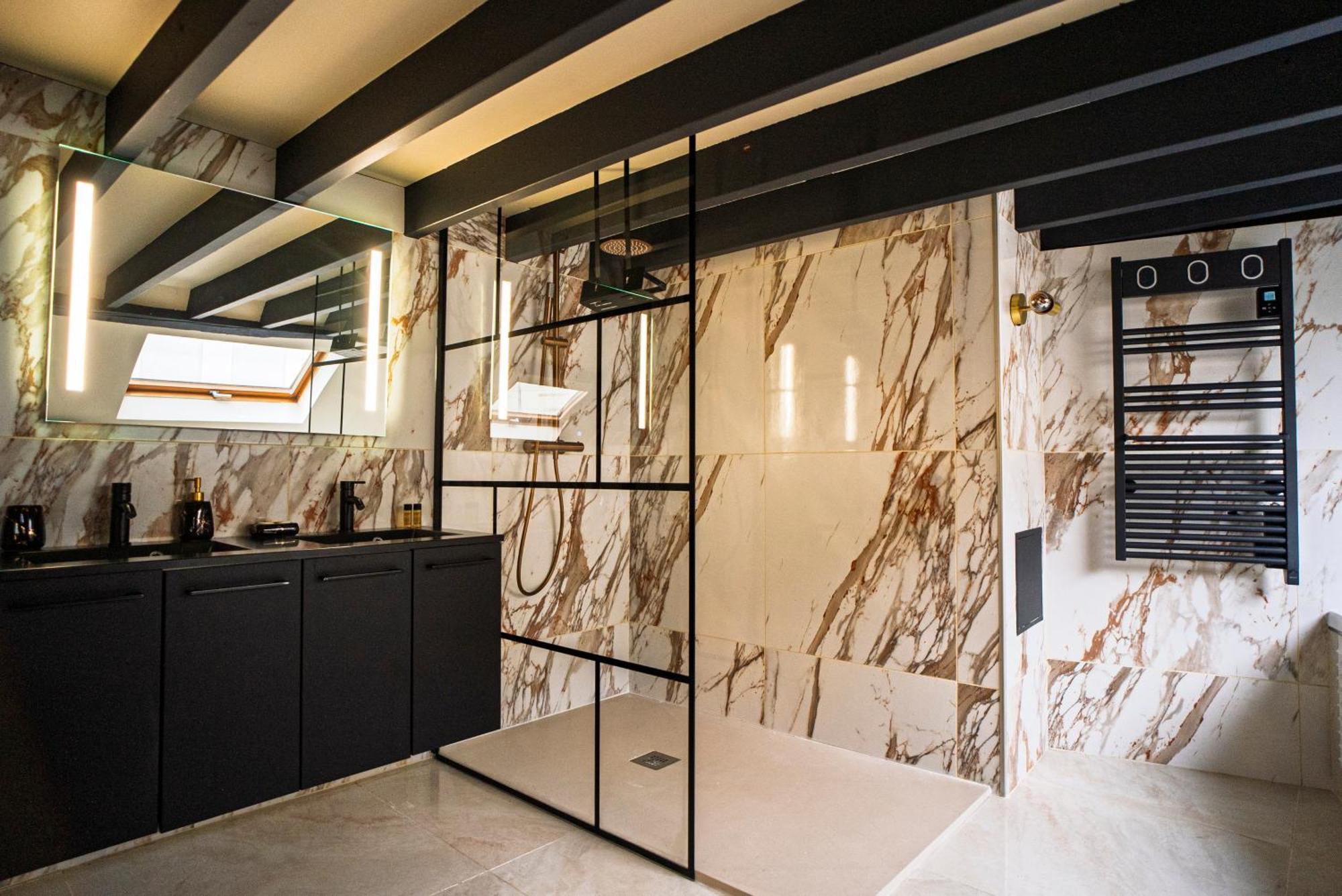 La Marble Room - Suite Balneo & Sauna Angers Eksteriør billede