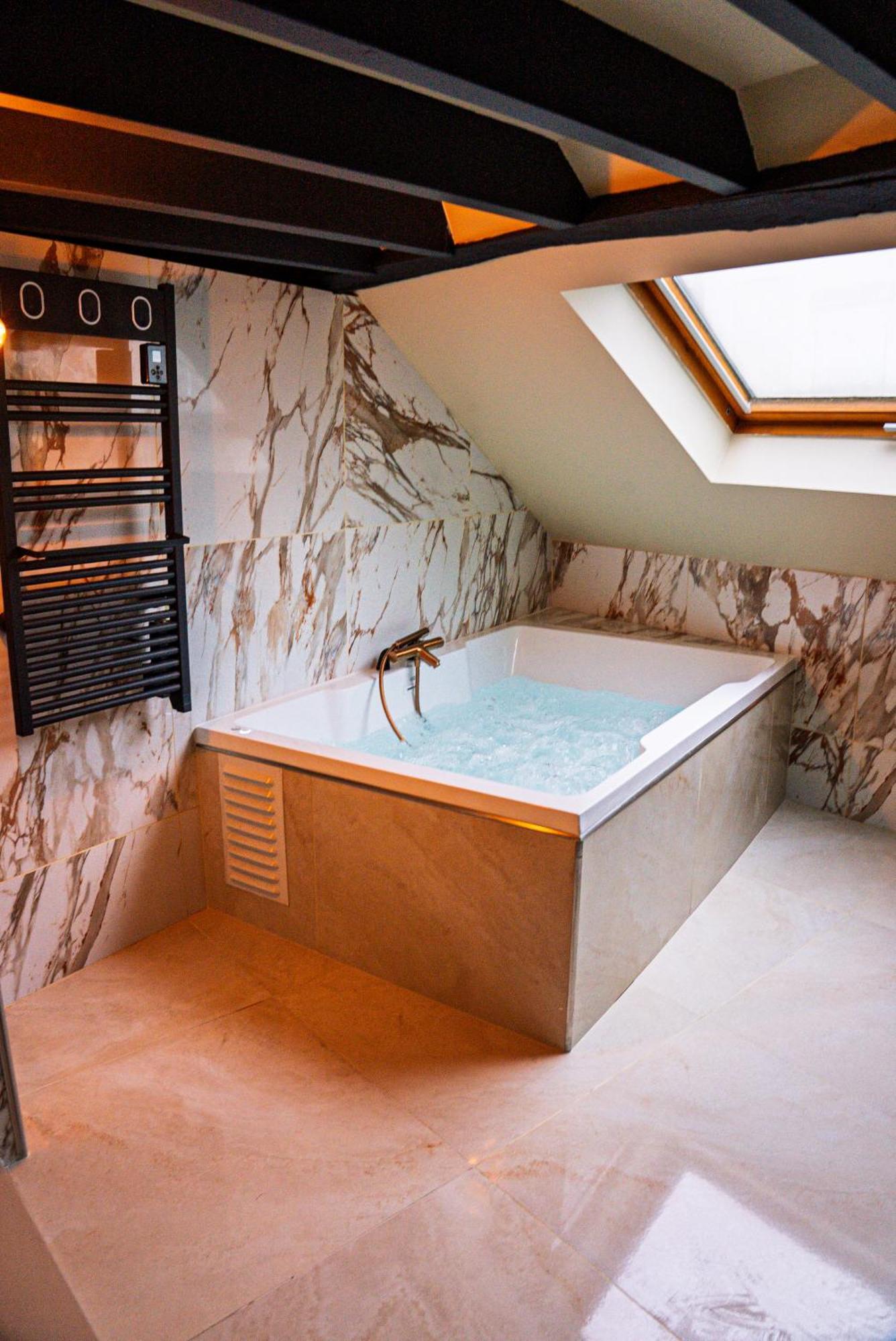 La Marble Room - Suite Balneo & Sauna Angers Eksteriør billede