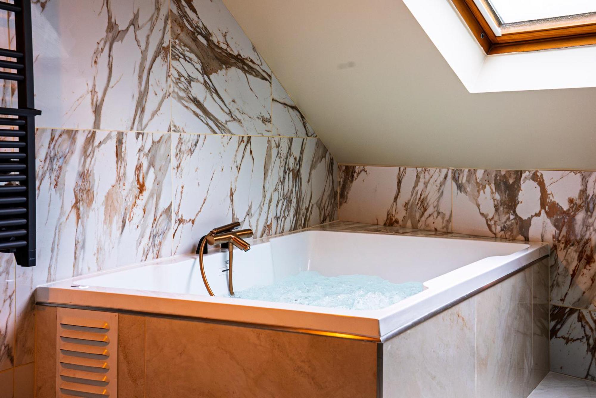 La Marble Room - Suite Balneo & Sauna Angers Eksteriør billede